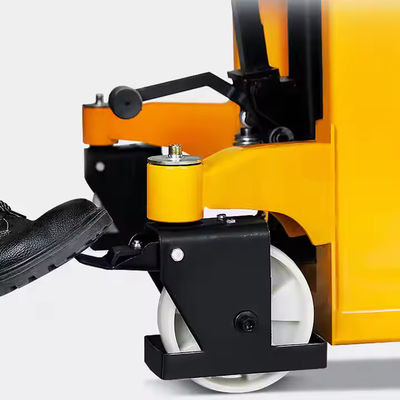 Heavy Duty 2000kg Loading Capacity Industrial Use Warehouse Use Manual Pallet Lifting 1600mm Height Hydraulic Stacker